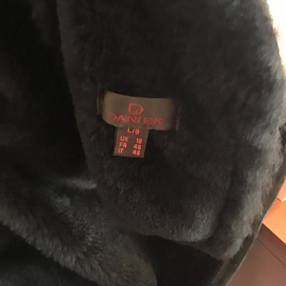 Shearling lambskin coat - Picture 3 of 3